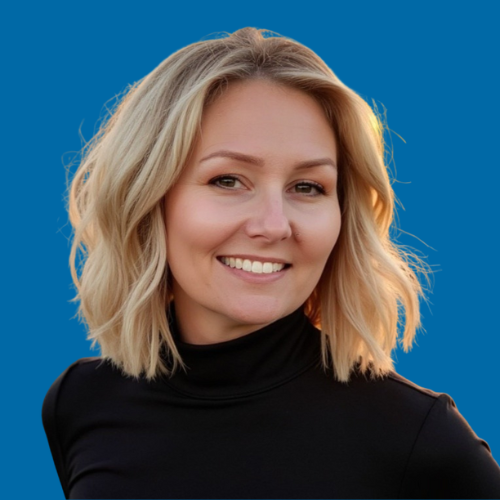 Headshot  STEPHANIE MCCOLLY CMO LEADERSHIP